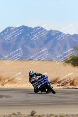 media/Jan-08-2022-SoCal Trackdays (Sat) [[1ec2777125]]/Turn 4 (1145am)/